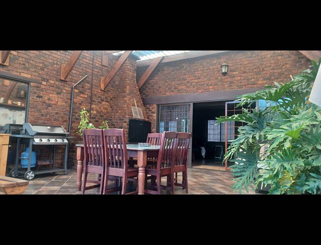 3 BEDROOM HOUSE FOR SALE IN HENLEY ON KLIP